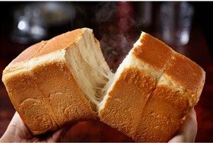 7月1日(土)より『ごろごろりんごの紅茶食パン』が登場！香り高いダージリンとリンゴの絶妙なハーモニーをお楽しみください！