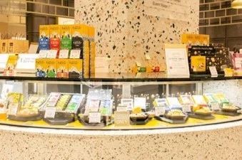 【Now on Cheese♪】期間限定のスイーツBOX「ナウオンチーズBOX」が新登場！可愛らしいパッケージとチーズをたっぷり使ったスイーツは見ても食べても楽しめます。