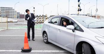 教習所「猫の気配が完全に消えるまで待つべきだ」トラウマで追加料金