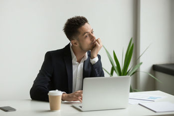 職場で時間の浪費をする5つの悪い習慣