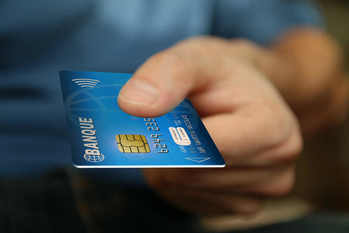 イオンカードセレクトのメリットは？イオンカードとの違いは？還元率アップの方法や銀行優待、デメリットなど特徴を徹底解説