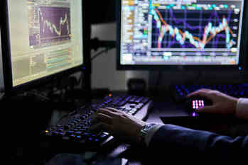 つみたてNISA（積立NISA）で買える！相場暴落時に強いバランスファンドランキングTOP10