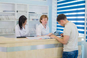 健康保険証を紛失したときに取るべき3つの対処法 再発行の手続きも解説