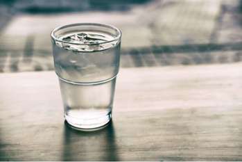 【成功者の法則】コップの水は飲んではいけない。お金を自分のために働かせる方法を常に考える