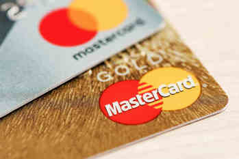 新生アプラスゴールドカードのメリットは？実質還元率1％、プラチナ相当グルメ特典、空港サービスなど特徴を紹介