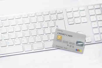 楽天銀行カードのメリット・デメリット　楽天カードとの違いは？