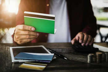 NISAのロールオーバーとは？デメリットや注意点、新NISAではどうなるかなどを解説