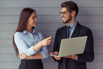 部下のやる気を引き出す自然なほめ方4選