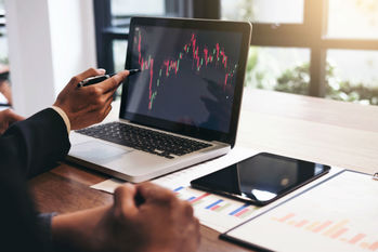 ネット証券の投資信託を比較　手数料や銘柄本数、ポイントなど