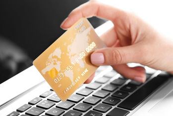 「dカード GOLD」は年会費以上にお得な特典・超高還元率！家族カード、空港ラウンジなどコスパ抜群のゴールドカードの特徴