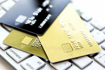 「ANAゴールドカード」全6枚を徹底比較！VISAやJCBなどの還元率や年会費・審査基準など、どれが一番お得？