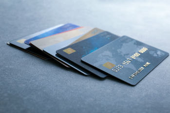 クレジットカードを複数持つメリット　何枚持つのが理想的なのか？