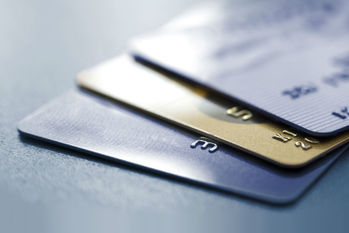 JALプラチナカードの特徴・メリットを紹介　AMEXとJCBどちらを選べばよい？