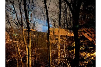 ライトアップされた夜の森でジップライン体験！ 北海道「フォレストアドベンチャー・恵庭」を疾走する“ナイトジップトリップツ