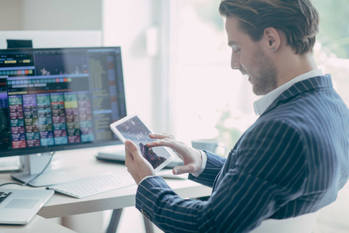 SBI証券と楽天証券のポイントプログラムを比較　口座開設、国内株式、投資信託などポイントが貯まるのは？