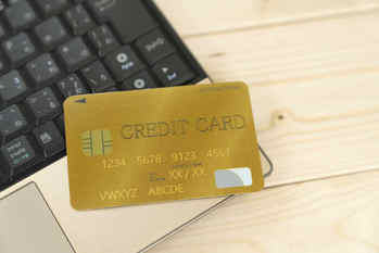 「JCBゴールド」のメリット・口コミ評判は？コスパ抜群でプラチナ並のサービスが魅力