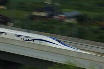 高速リニア開発　日本と中国がシェア獲得で火花を散らす