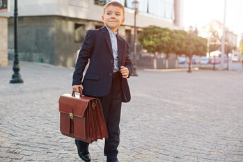 この秋こそネイビーのジャケットを着こなすべき３つの理由