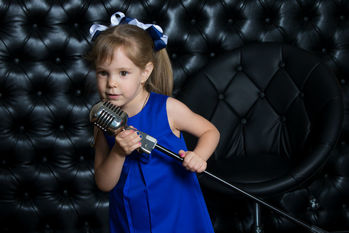 スーツ、カラオケ……男性注目、9月の株主優待銘柄5選