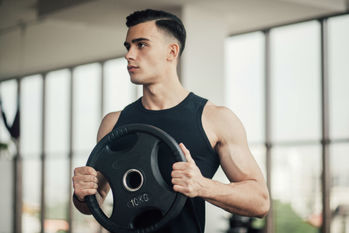 効率的に追い込むための筋トレテク「ピラミッドセット法」とは？