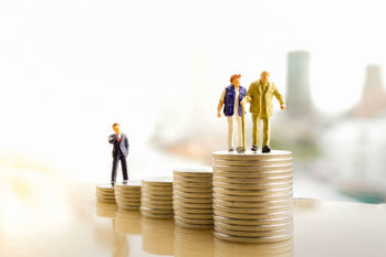 個人年金保険の3つのデメリット　元本割れのリスク、インフレに弱い……