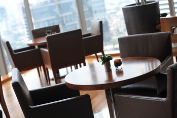 富裕層の間でひそかにブーム？デートにも使える「ラウンジバー」3選