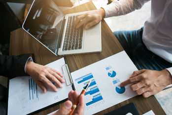 投資信託とは？メリットやデメリット、リスクなど投資信託の基本を分かりやすく解説