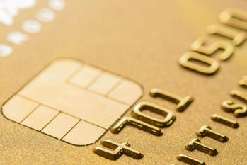 高還元「楽天プレミアムカード」はラウンジ利用無料や保険も充実！メリットを徹底解説