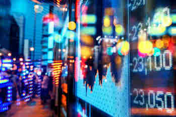 株式投資の取引ができる時間帯は？夜間でリアルタイムに取引する「PTS」とは？