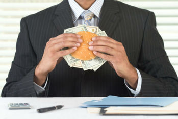 大富豪5人に学ぶ「貧乏から脱する方法」バフェット氏、トランプ氏ほか