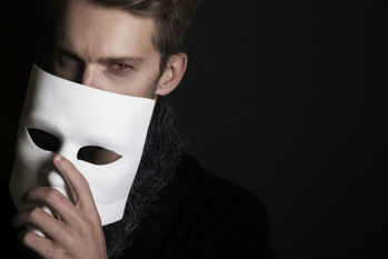 なぜお金持ちは「お金持ちであることを隠す」のか？