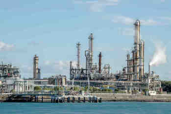 「日本製鉄」が過去最悪の赤字4,400億円の見通し！呉の高炉の閉鎖は復活への戦略の一貫？