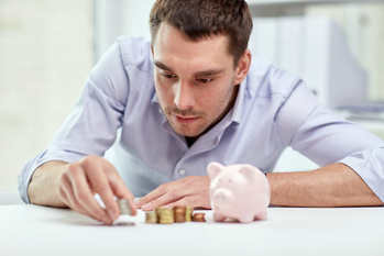 月10万円貯金では少ない？40代の毎月の平均貯金額と賢い貯金方法を紹介