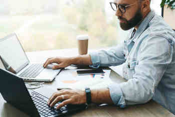 会社員におすすめの副業6選　収入例や選び方のポイントも紹介