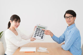 確定拠出年金とは　個人型（イデコ）と企業型の2タイプが存在