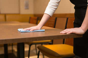 サイゼリヤの利益が4割減！踏ん張る吉野家　コロナ下で外食チェーンの有効打は？