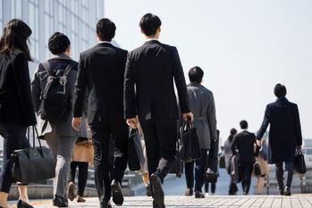 世界初任給ランキング、1位は…？日本人の初任給だけ上がらない理由