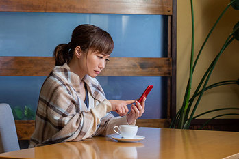 「クレジットカードが不正利用されました」…あやしいSMSは無視するべき？実際にあった私の話