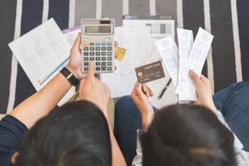 債務整理した人がクレジットカードを作るには？審査の難易度や注意点を解説