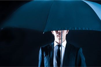 消える女性社員たち...若手がいなくなったこの事件の犯人はひとりの男性社員だった。