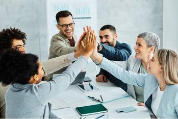 約4割が共感「職場で愛される人」その特徴とは？あなたの職場にはいる？