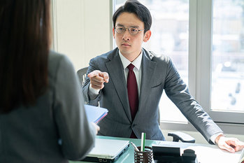 部下の案件を横取りし歩合給を横取りする最悪な上司、社長に思い切って伝えてみるものの...