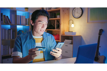 フリーターでもクレジットカード4枚を所有できたのはクレヒスを積んだから？30代男性のエピソード