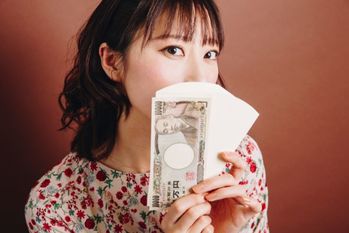 「偽装離婚」で大企業社員よりお金持ち？