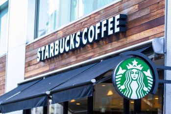 大混戦?!スタバで最もおいしかったドリンクランキング、1位は