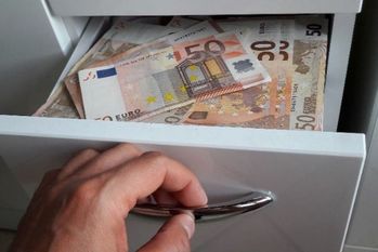 亡き親が内緒で貯めたお金を探す方法