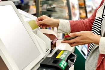 週3でコンビニ利用するならクレジットカード決済したほうがお得