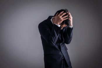 スポーツくじの沼にどっぷりハマった同僚が社長に土下座して給料を前借り…行きついた先は