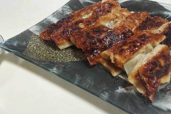 ゆうこりんの「餃子の食べ方」が絶品