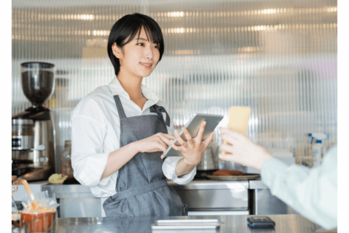 クレカの暗証番号を忘れた客が来店。どうも様子が怪しすぎて..衝撃の結末